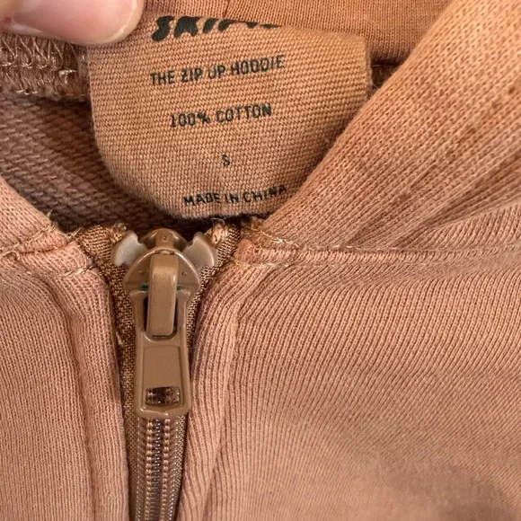 Skims cropped zip-up hoodie - Picture 3 of 6